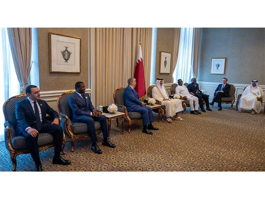 Amir meets with participants of Qatar Economic Forum